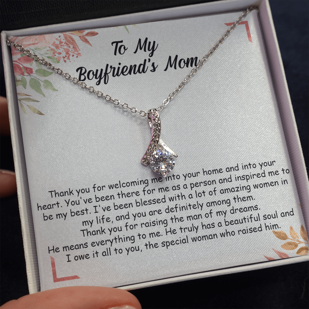 to my boyfriend's mom necklace, thank you for raising the man of my dreams alluring beauty necklace gift
