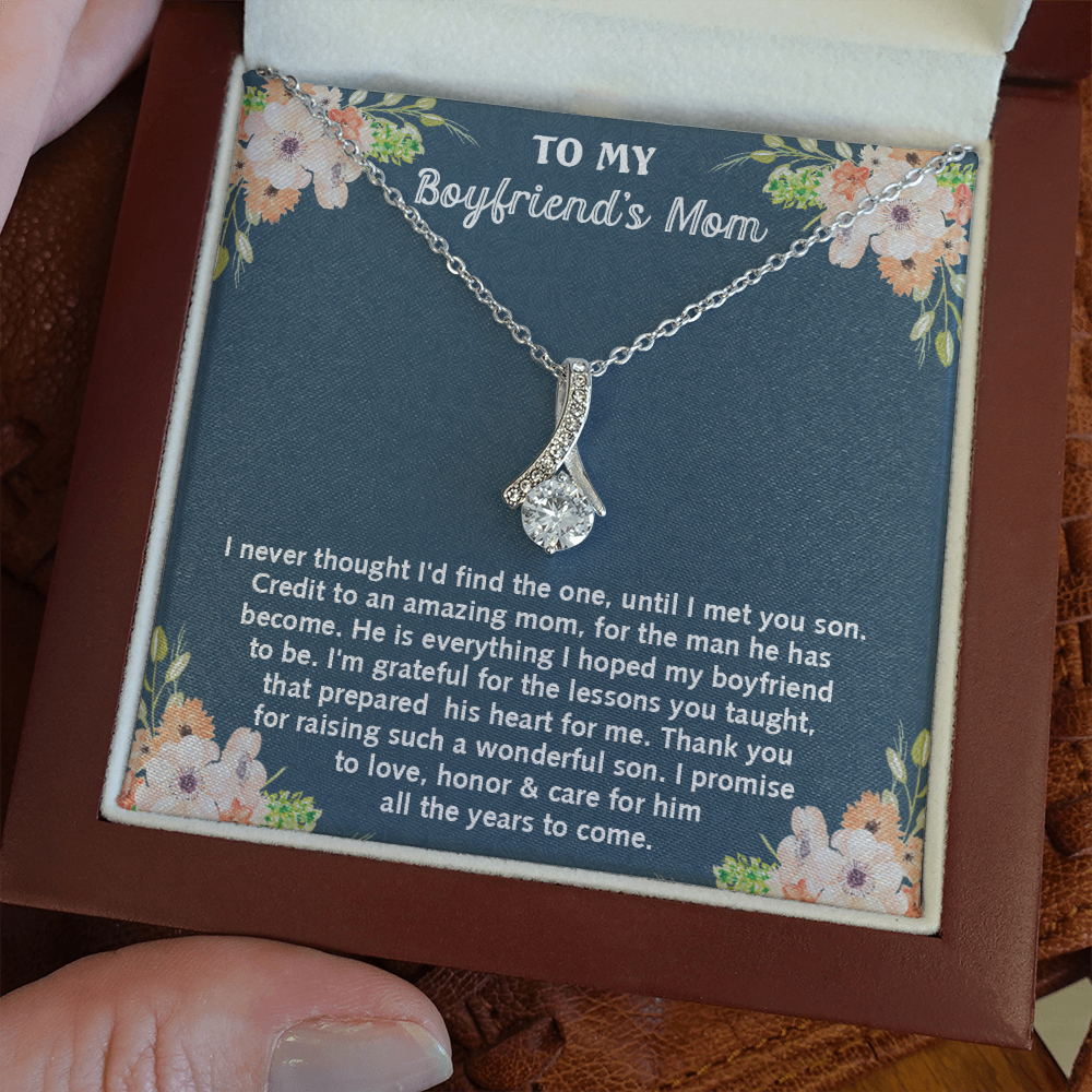 to my boyfriend's mom necklace, thank you for raising such a wonderful son alluring beauty necklace